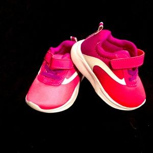 Pink Wonder Nation sneakers!
